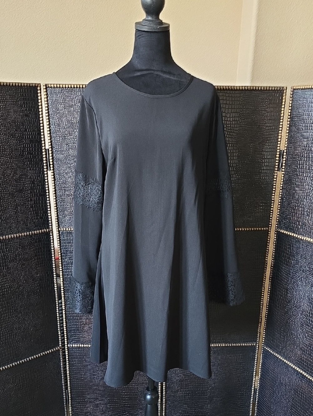 Women's Black Long-Sleeve A-Line Dress
